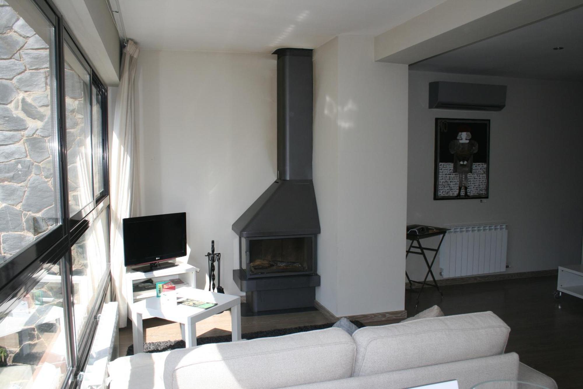 & Montseny